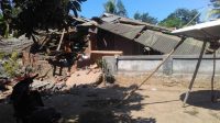 Rumah warga rusak akibat gempa Lombok 6,9 SR yang terjadi pada Minggu (19/8/2018) malam. (Foto: Dok BNPB)