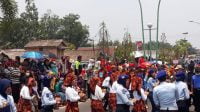 Napi perempuan saat ikut ramaikan Pawai Pembangunan HUT Muaro Jambi. Foto: Uda/ Jambiseru.com