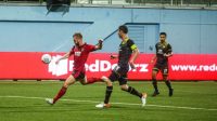 Aksi penyerang Bali United, Melvin Platje saat membobol gawang Tampines Rovers. (Dok. Bali United)