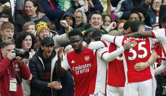Arsenal Menang Dramatis