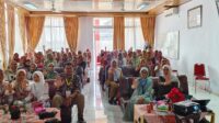 Peserta Oneday Seminar pencegahan stunting saat mendengarkan penyampaian narasumber dr. Kusairi. di RS Raudhah Bangko. Selasa (28/5/2024).